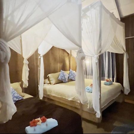 Hotel Mentawai Surf Camp Muarasiberut Esterno foto