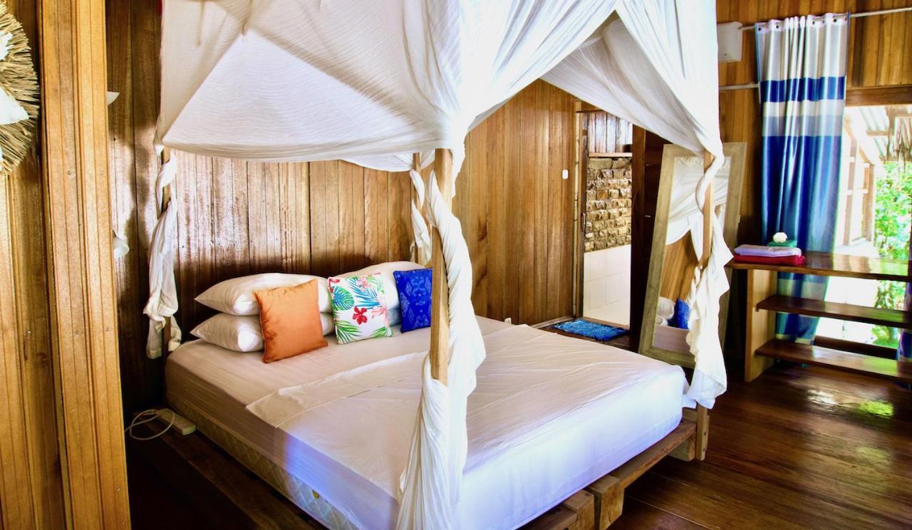 Hotel Mentawai Surf Camp Muarasiberut Esterno foto